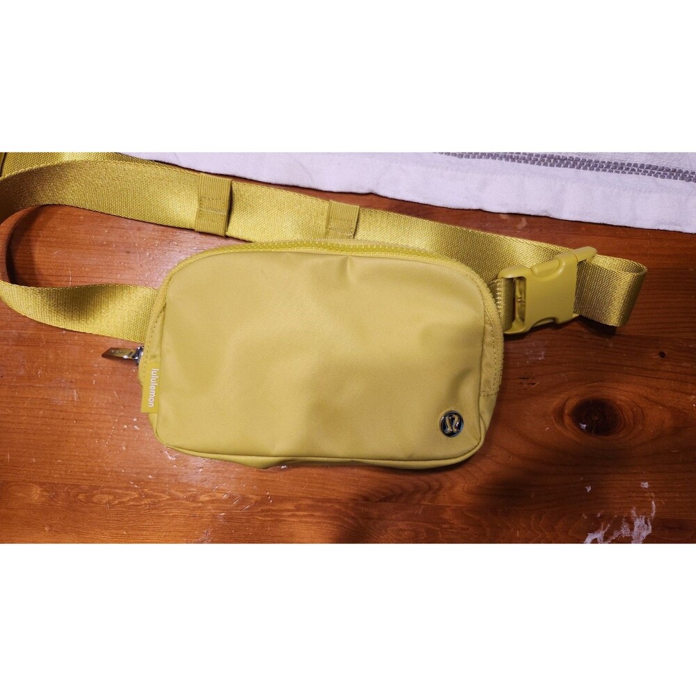 NWOT Lululemon Belt Bag Crossbody